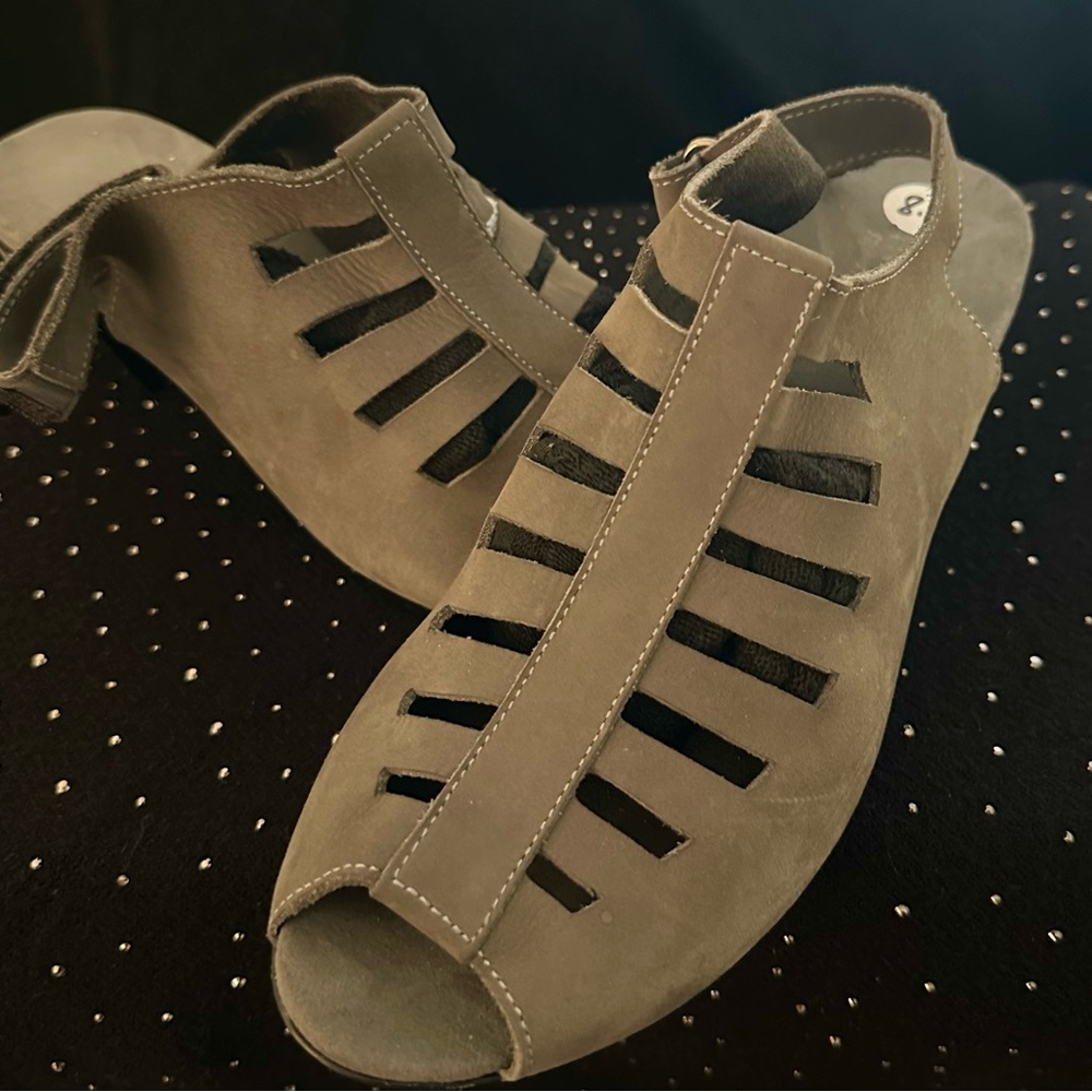 Munro Taupe Women's Sandals